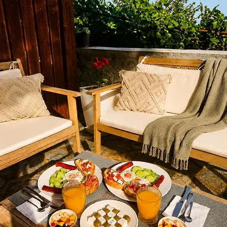 Aloha House 3*