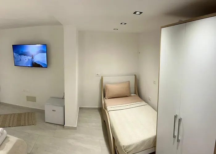 Aloha House 3* Shkodër